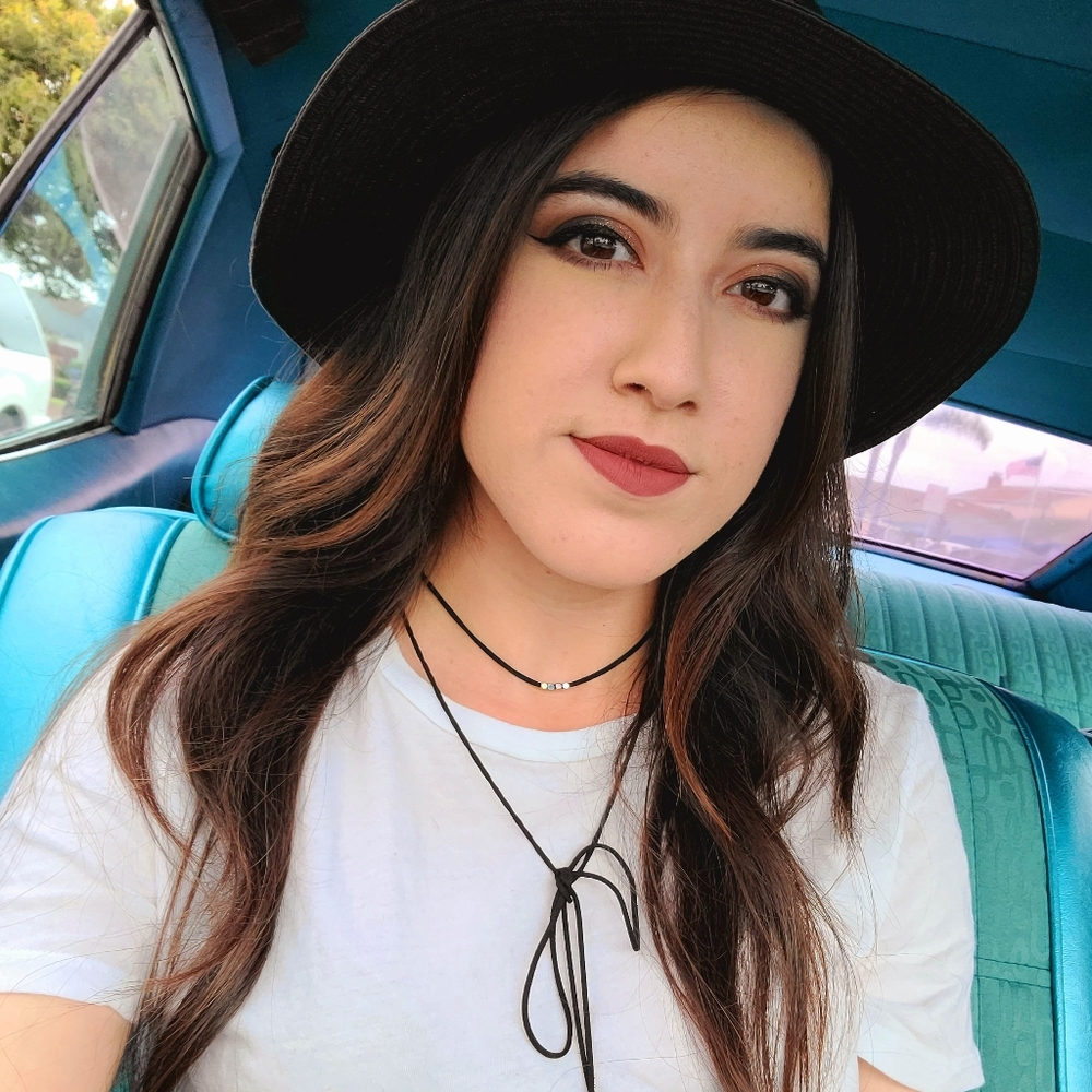 Meet your Posher, Crystal